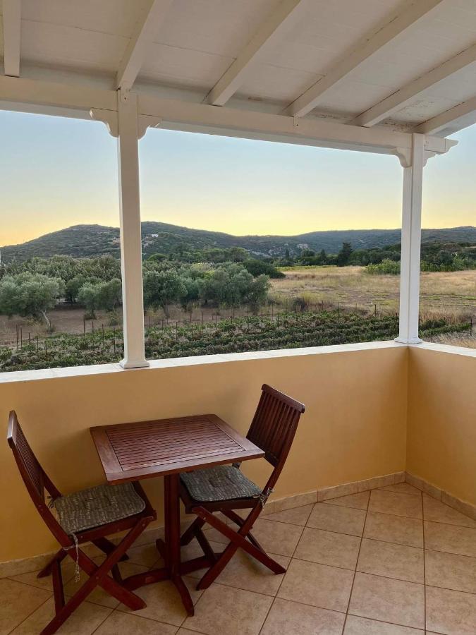Emmanouil Appartement Kalamos  Buitenkant foto